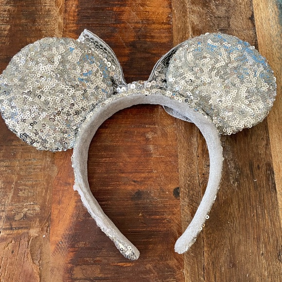 Disney Official Silver Sequins Minnie Mouse Ears - Picture 2 of 2